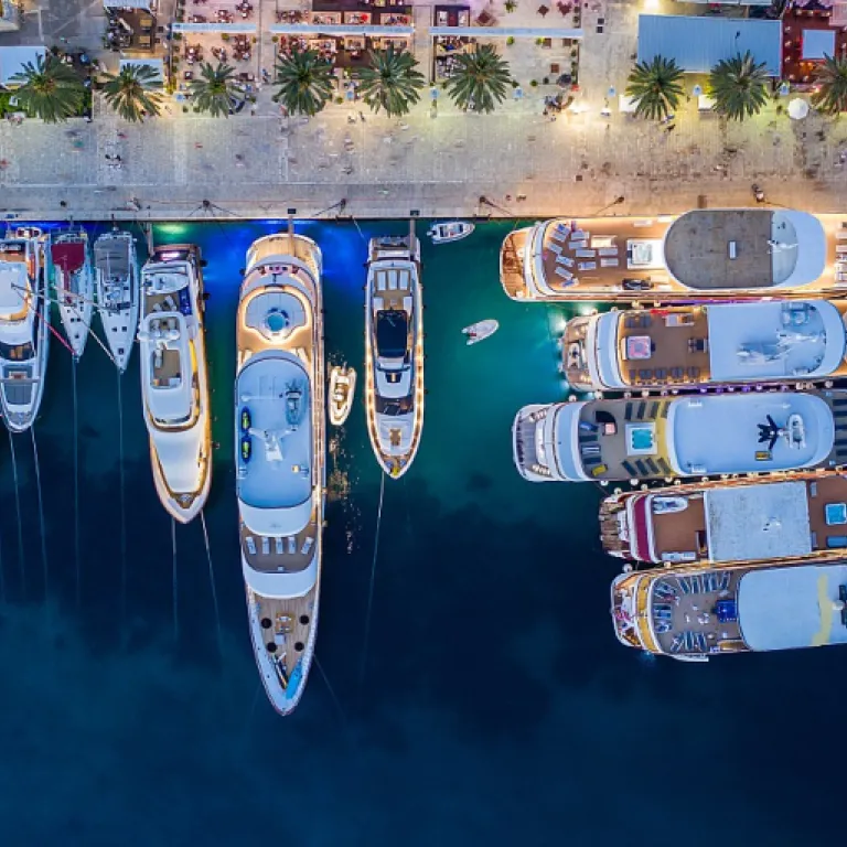 Understanding the impact of drogues in challenging sea conditions