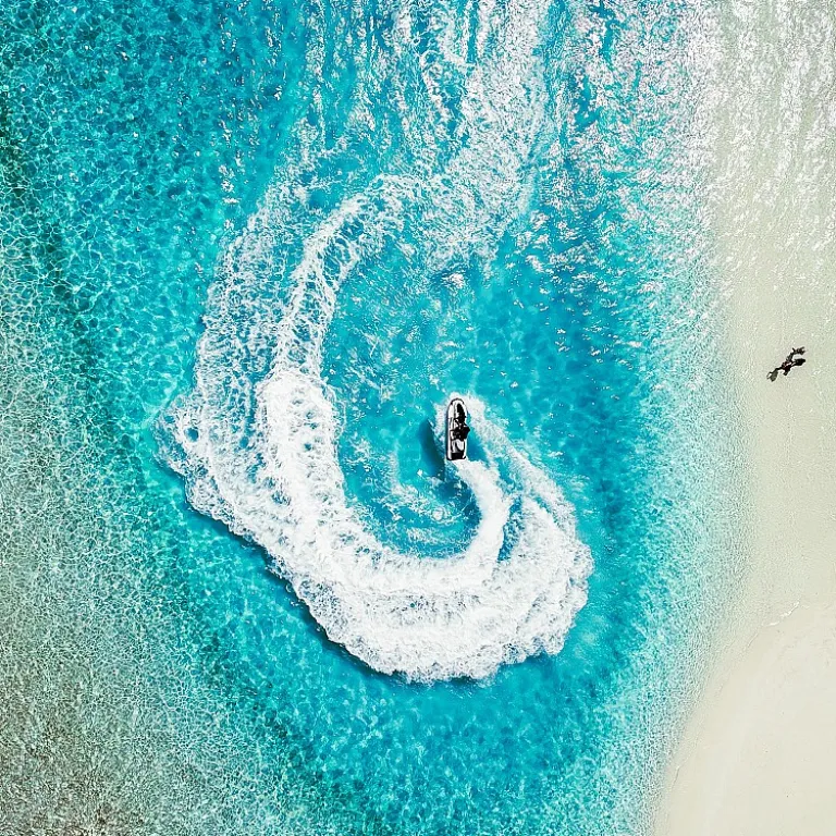 Exploring the art and innovation of private yacht interiors