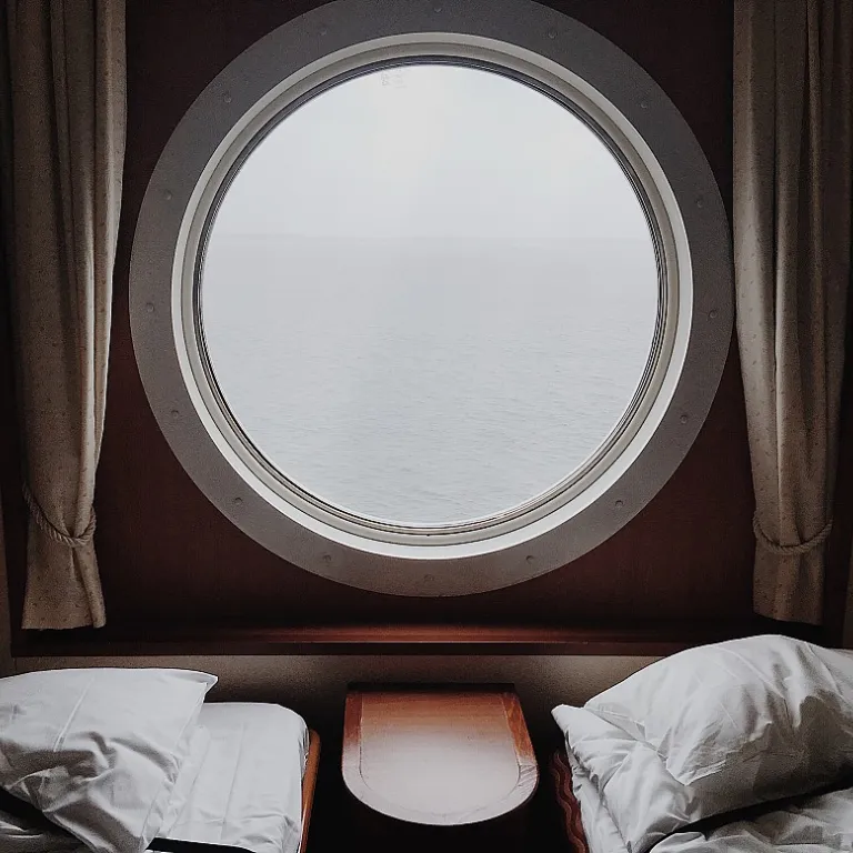 A refined miami to bahamas day trip by yacht for discerning cruisers